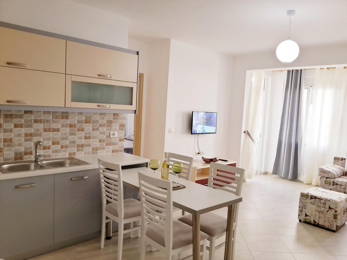 Saranda Apartments Bagian luar foto